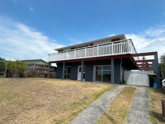 House for rent in Papamoa Beach East, Papamoa
