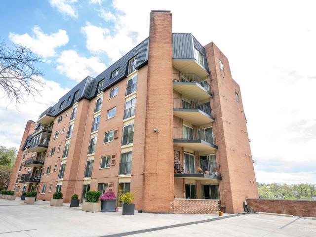 Condo for sale in Roselawn, Ohio