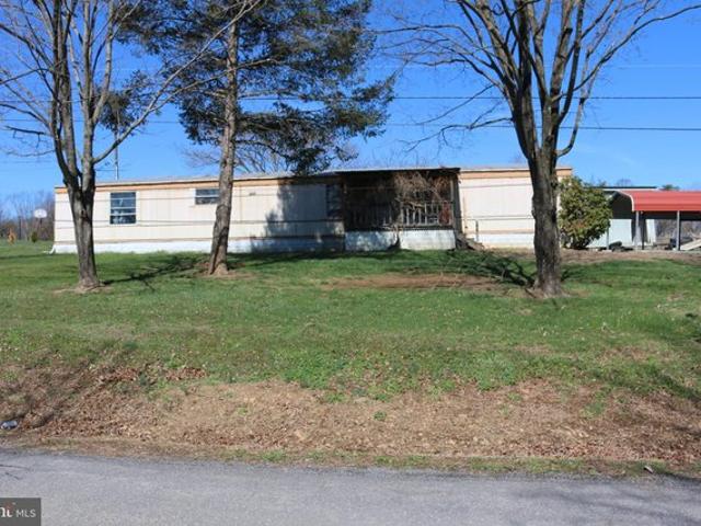 House for sale in Petersburg, West Virginia