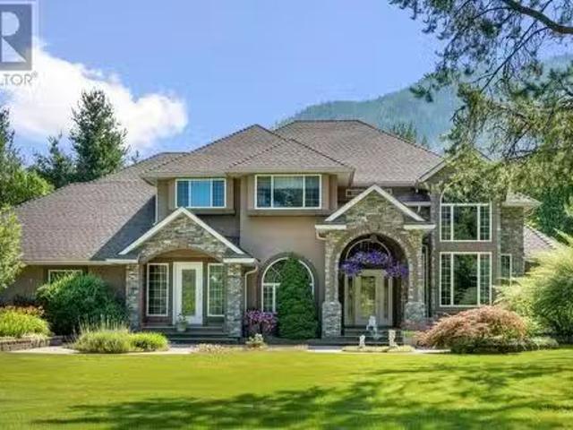House for sale in Ootischenia, British Columbia