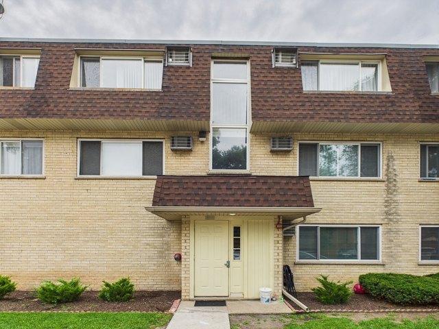 Condo for sale in Des Plaines, Illinois