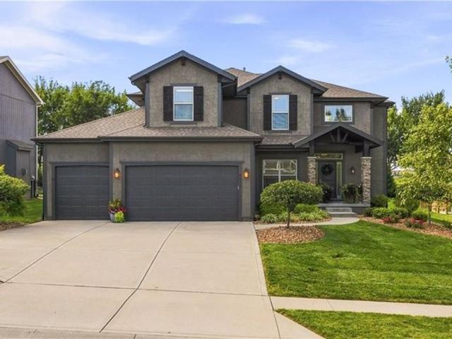 House for sale in Wilshire Ridge, Overland Park