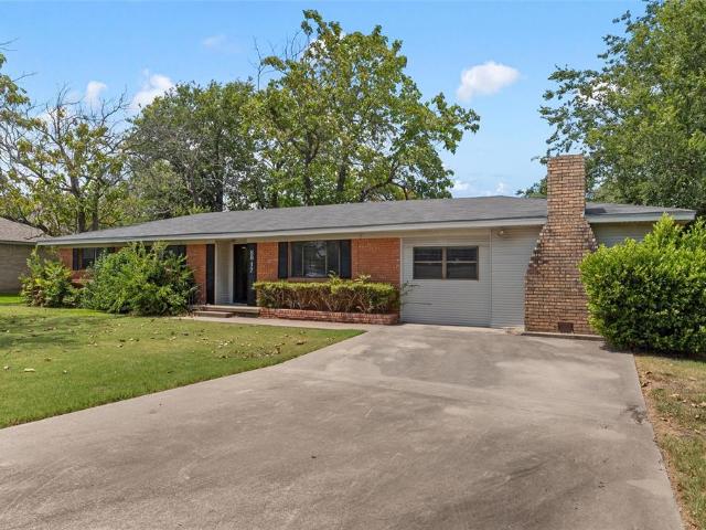 House for sale in Woodway, Texas