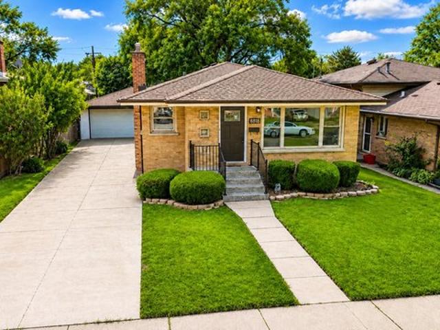House for sale in Oak Lawn, Illinois