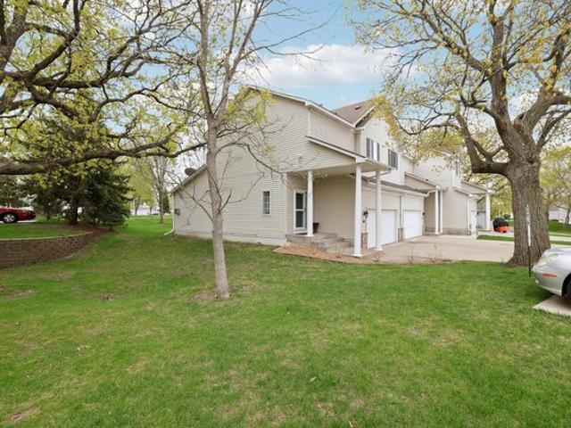 Townhouse for sale in Chanhassen, Minnesota