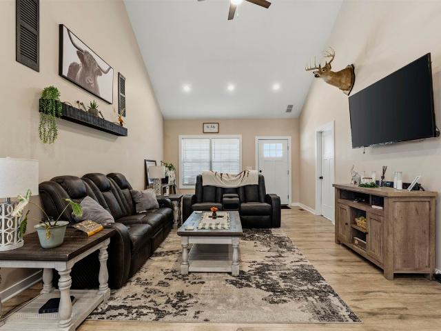House for sale in Adolphus, Kentucky