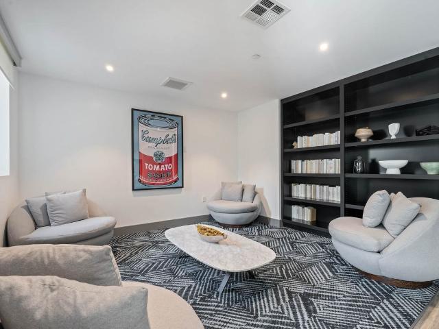 Property for rent in Canoga Park, California