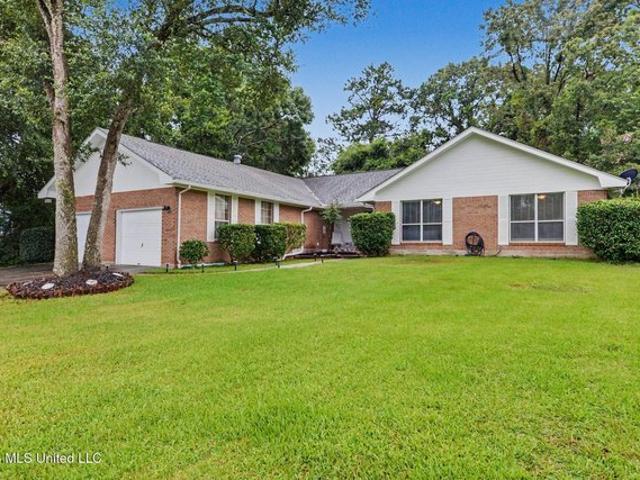 House for sale in Diamondhead, Mississippi