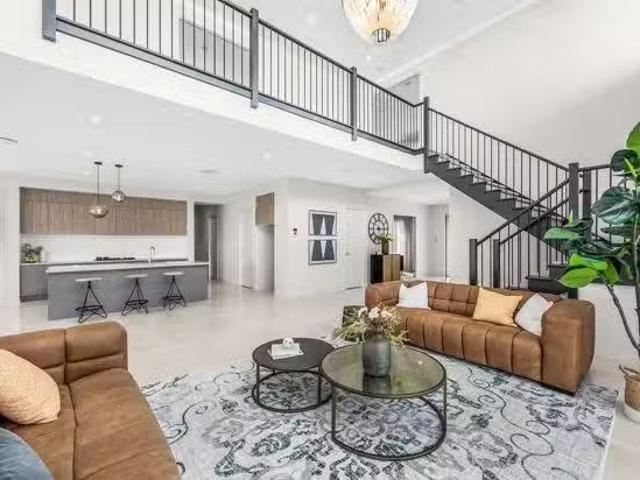 Condo for rent in Helensvale Town Centre