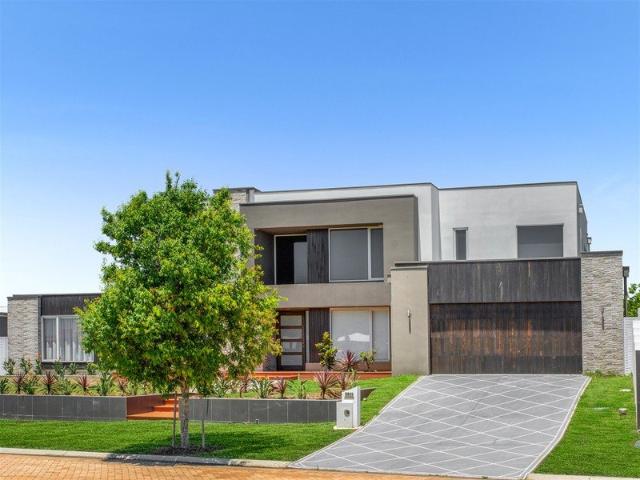 House for rent in Hope Island, Gold Coast City