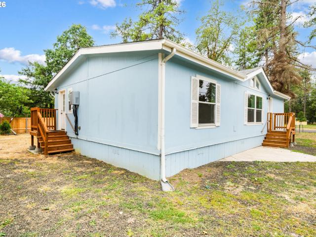 House for sale in Veneta, Lane County