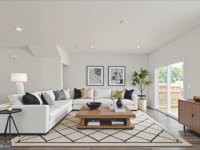 Townhouse for sale in Virginia