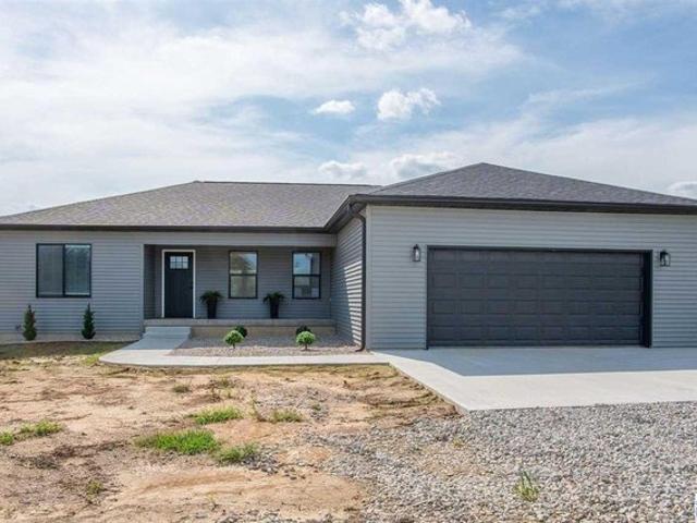 House for sale in Rosedale, Indiana