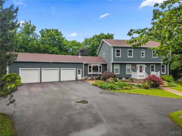 House for sale in Town of Manlius, Onondaga County