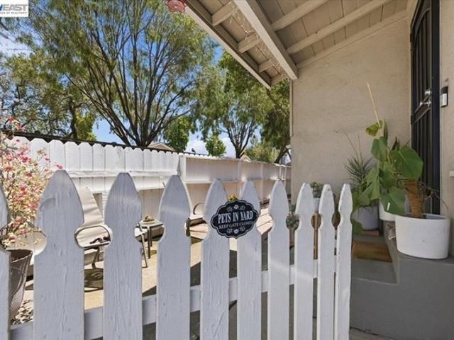 House for sale in Hayward, Alameda County