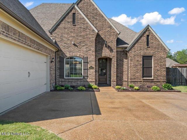 House for sale in Nesbit, Mississippi