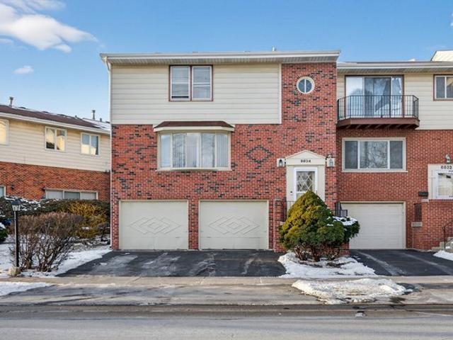 Townhouse for sale in Brookfield, Illinois