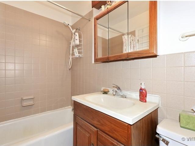 Condo for sale in Des Plaines, Illinois