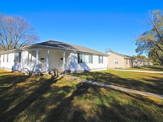 Apartment for rent in Ivanhoe Southwest, Kansas City