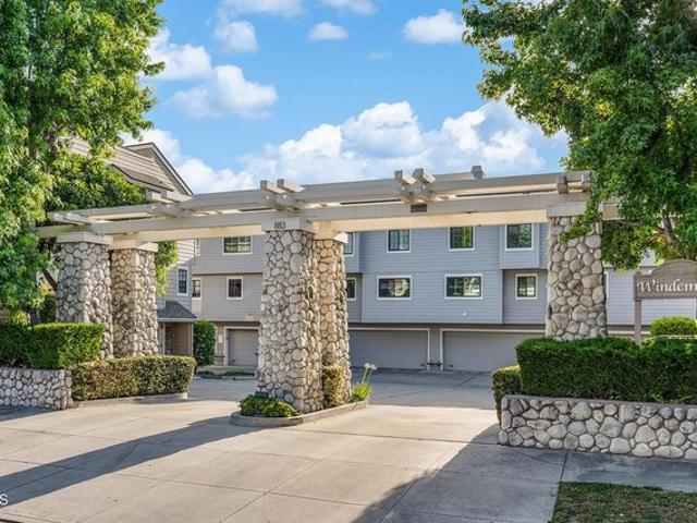 Townhouse for sale in Pasadena, California