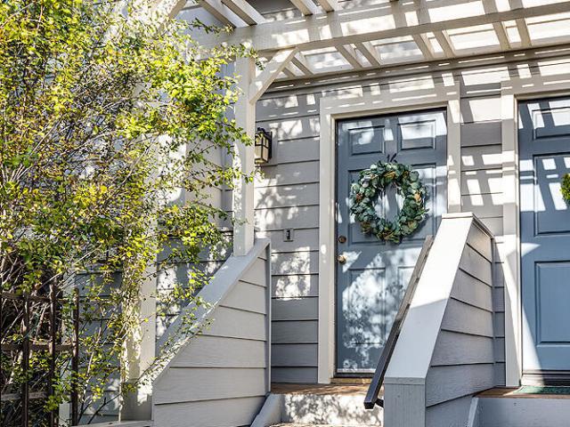 Townhouse for sale in Pasadena, California