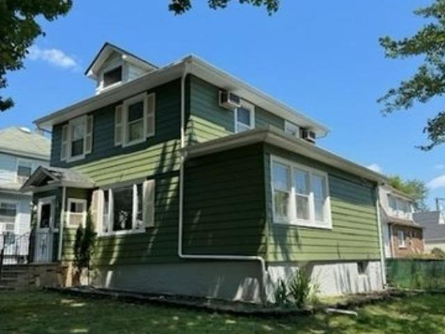 House for sale in Ridgefield, New Jersey