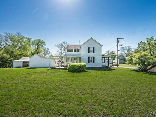 House for sale in Sainte Genevieve, Missouri