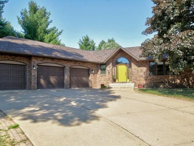 House for sale in Altoona, Wisconsin
