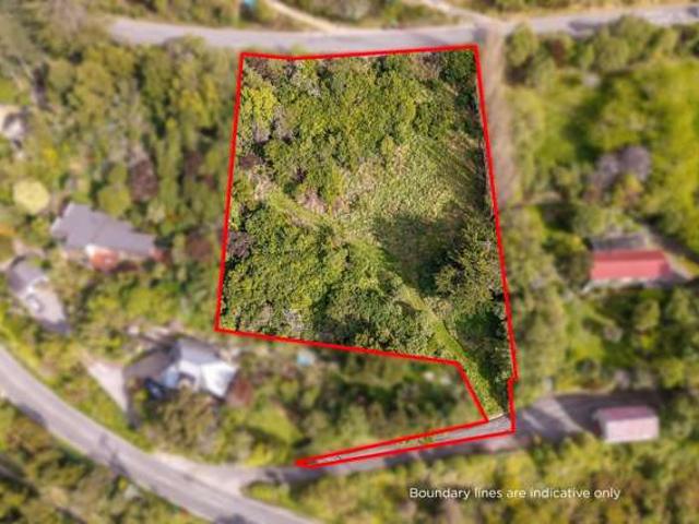 Land for sale in Little Akaloa, Canterbury