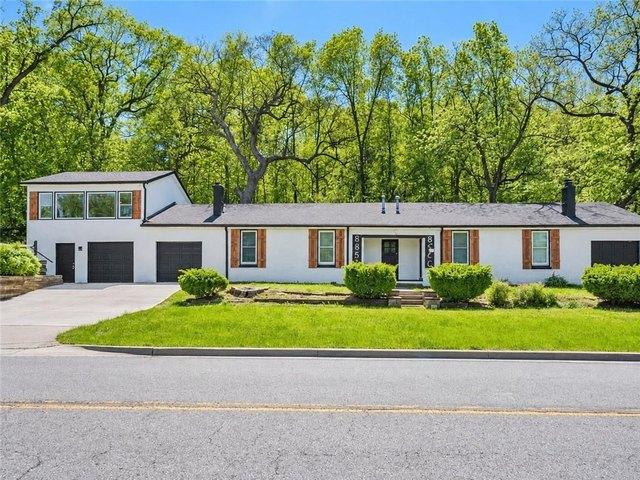 House for sale in Lenexa, Johnson County
