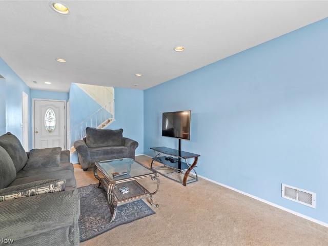 Condo for sale in Raintree, Olmsted Falls
