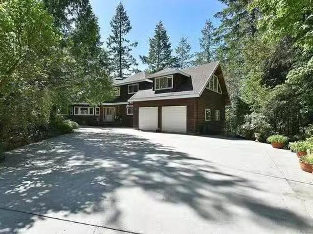 House for sale in Halfmoon Bay House for sale in Halfmoon Bay