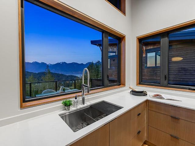 House for sale in Bowen Island, British Columbia