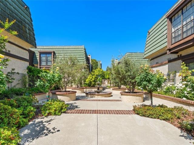 Townhouse for sale in Pasadena, California