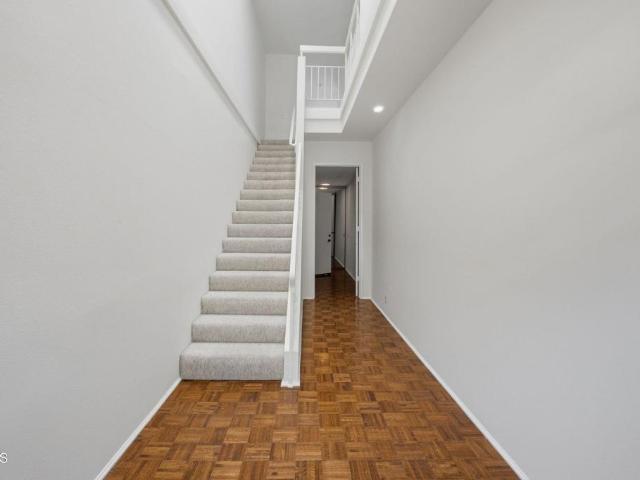 Condo for sale in Pasadena, California