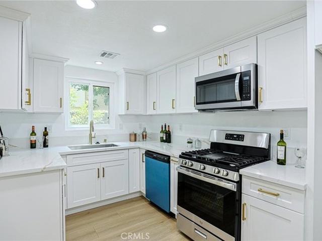 Townhouse for sale in Cypress, California