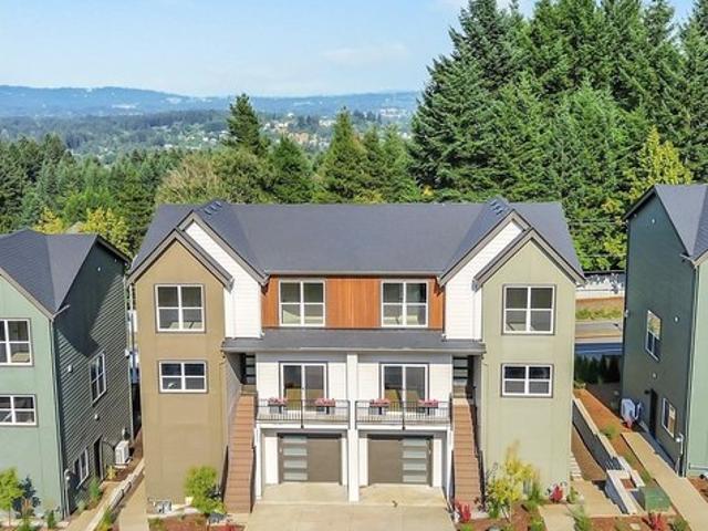 Townhouse for sale in Oregonia