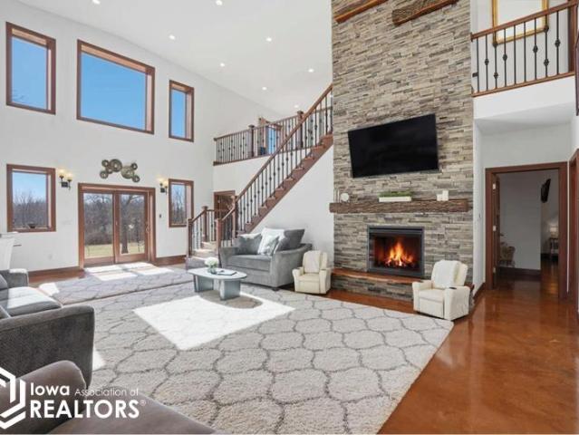 House for sale in Linn, Iowa