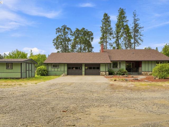 House for sale in Oregonia