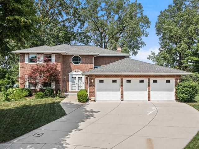 House for sale in Hoffman Estates, Illinois
