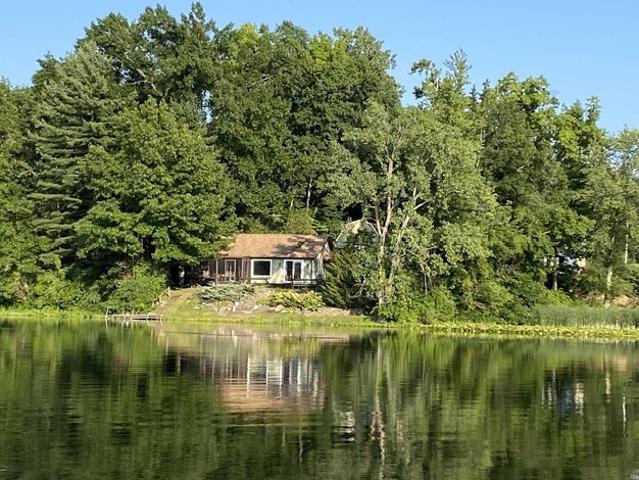 House for sale in Syracuse, Indiana