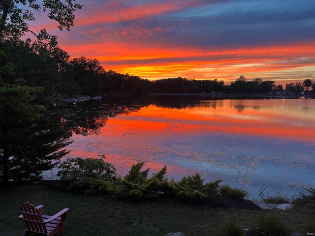 House for sale in Syracuse, Indiana