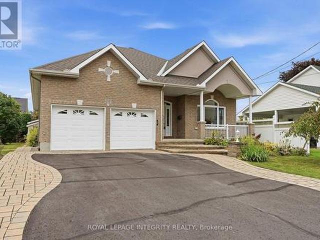 House for sale in Hiawatha Park, Ottawa