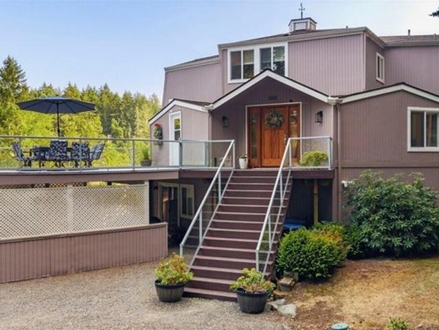House for sale in Fox Island, Washington