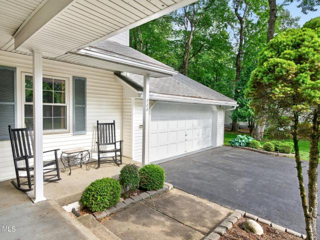 House for sale in Niskayuna, New York