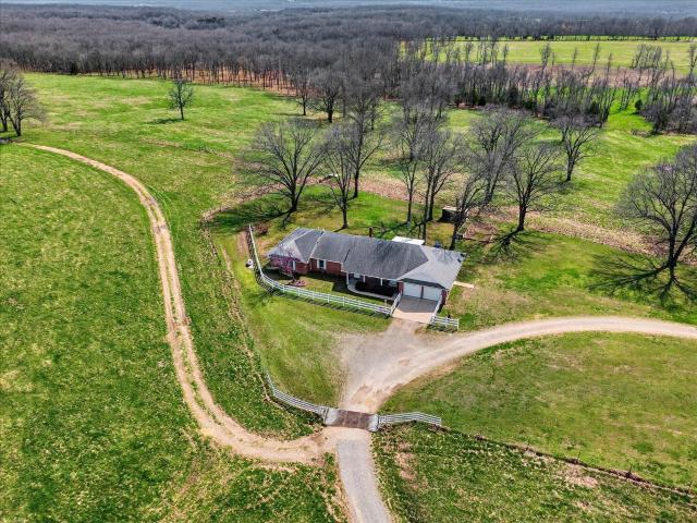 Farm for sale in Howell, Missouri