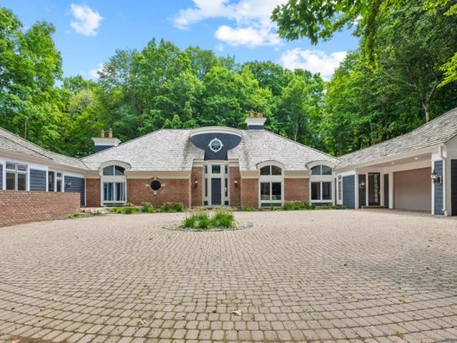 House for sale in Cedarburg, Ozaukee County