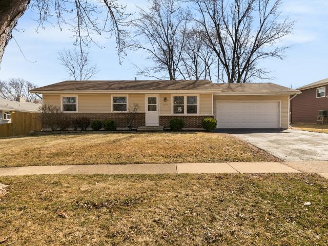 House for sale in South Elgin, Kane County