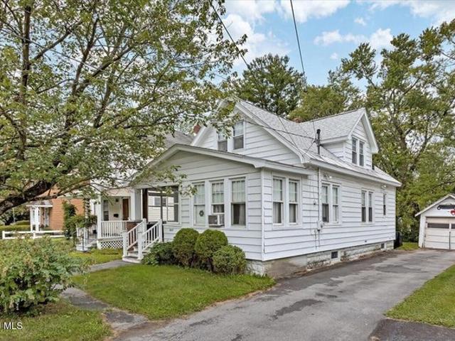 House for sale in Niskayuna, New York