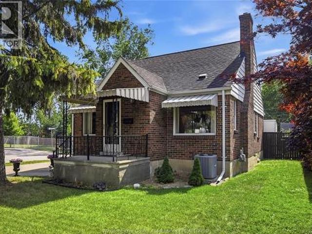 House for sale in Riverside, Windsor